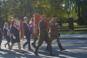 Odsłonięcie tablic upamiętniających pobyt oddziału Józefa Piłsudskiego w Parszowie i Świętej Katarzynie