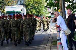 6 sierpnia 2019. Po złożeniu kwiatów przed Grobem Nieznanego Żołnierza kadrówka wyruszyła do Kielc