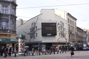 Teatr Bagatela w Krakowie w 35. rocznicę wprowadzenia stanu wojennego