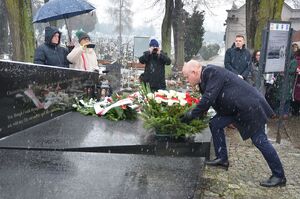 W Brzeszczach uczczono pamięć ofiar marszu śmierci z KL Auschwitz. Fot. Janusz Ślęzak (IPN)