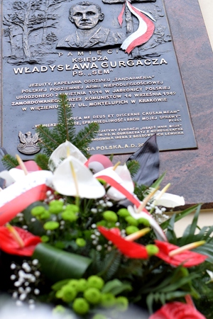 Odsłonięcie tablicy pamiątkowej poświęconej Księdzu Władysławowi Gurgaczowi - Jabłonica, 23 września 2017 r.