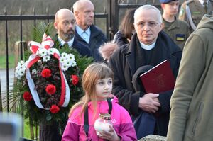 Uroczystość na cmentarzu w Tarnowie-Krzyżu. Fot. Janusz Ślęzak (IPN)