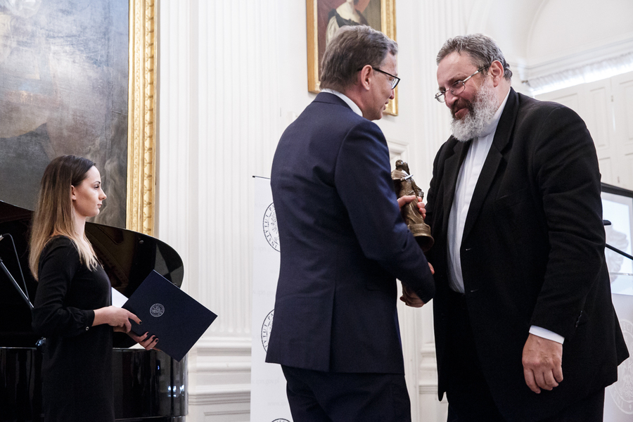 Ks. Witold Józef Kowalów, redaktor naczelny pisma „Wołanie z Wołynia” i prezes IPN Jarosław Szarek – Warszawa, 22 października 2019. Fot. Sławek Kasper (IPN)