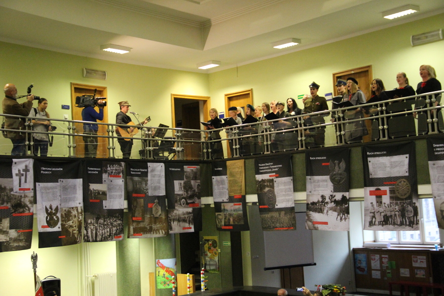 Występ Wielopokoleniowego Chóru z Zakliczyna