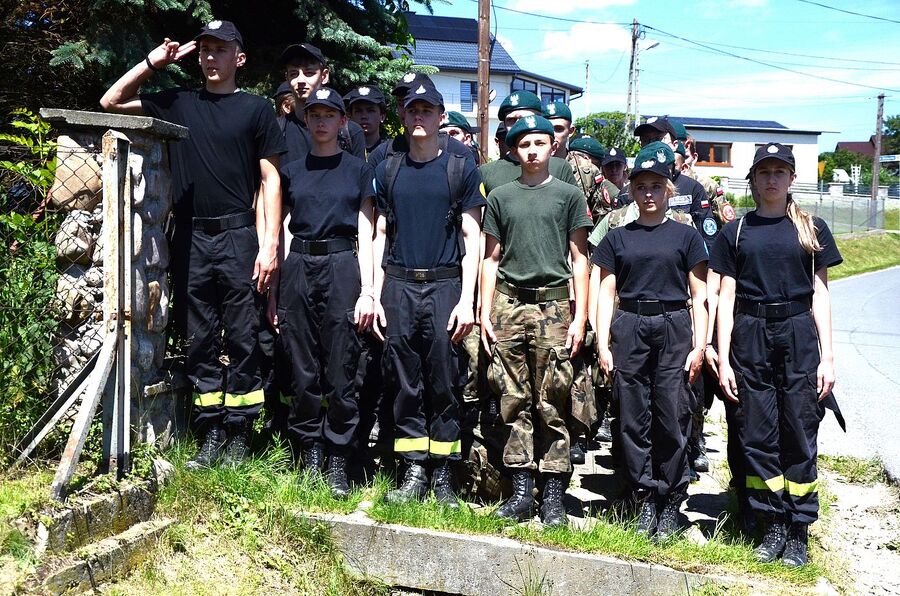 W Jabłonce odsłonięto tablicę kurierów Polskiego Państwa Podziemnego. Fot. Janusz Ślęzak (IPN)