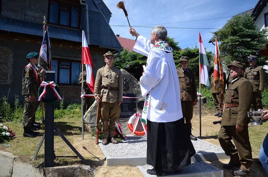 W Jabłonce odsłonięto tablicę kurierów Polskiego Państwa Podziemnego. Fot. Janusz Ślęzak (IPN)