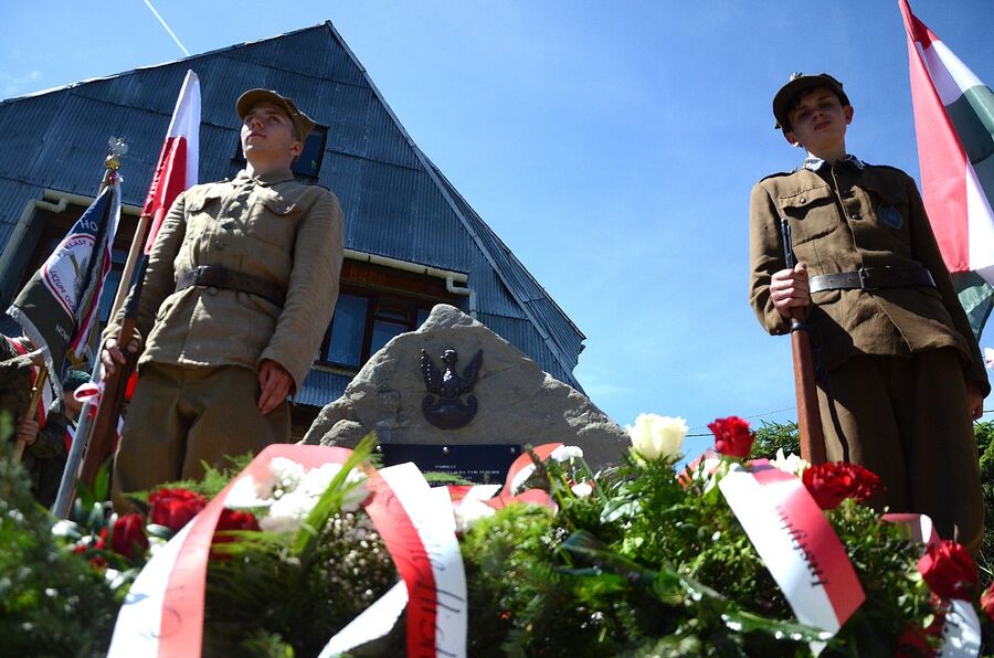 W Jabłonce odsłonięto tablicę kurierów Polskiego Państwa Podziemnego. Fot. Janusz Ślęzak (IPN)
