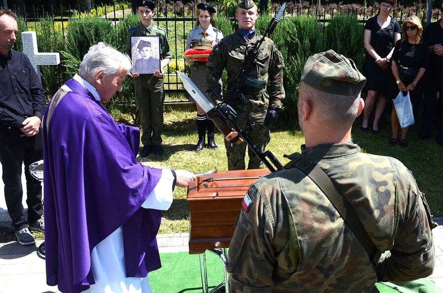 Wadowice. Uroczystości pogrzebowe Mariana Misiaka, Żołnierza Wyklętego. Fot. Janusz Ślęzak (IPN)