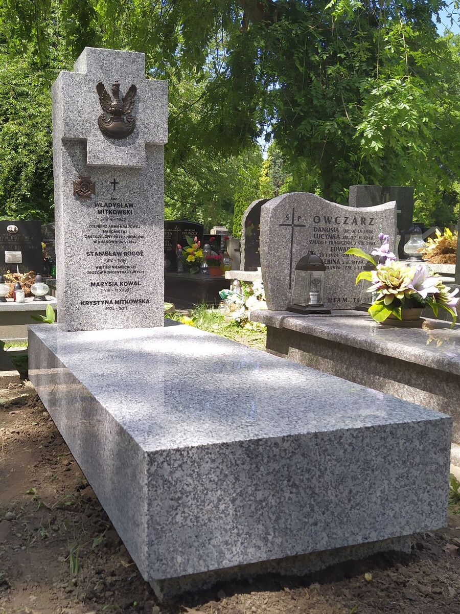 Nagrobek po remoncie