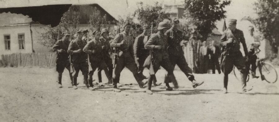 Partyzanci Batalionu „Skała”, lato 1944 r. Fot. ze zbiorów Dawida Golika
