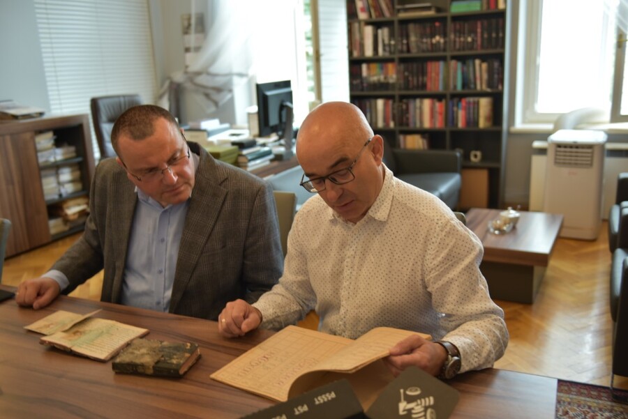 Pamiętniki oficera 51 Pułku Piechoty Strzelców Kresowych z lat 1939-1940 przekazane do krakowskiego oddziału IPN. Fot. Żaneta Wierzgacz (IPN)