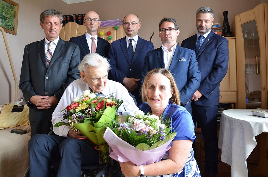 Sędzia Andrzej Jankowski został uhonorowany złotym medalem Reipublicae Memoriae Meritum. Fot. Janusz Ślęzak (IPN)