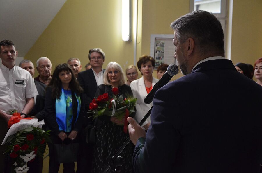 Jaroszowiec. Uroczystość odsłonięcia tablicy poświęconej Ignacemu Mościckiemu. Fot. Janusz Ślęzak (IPN)