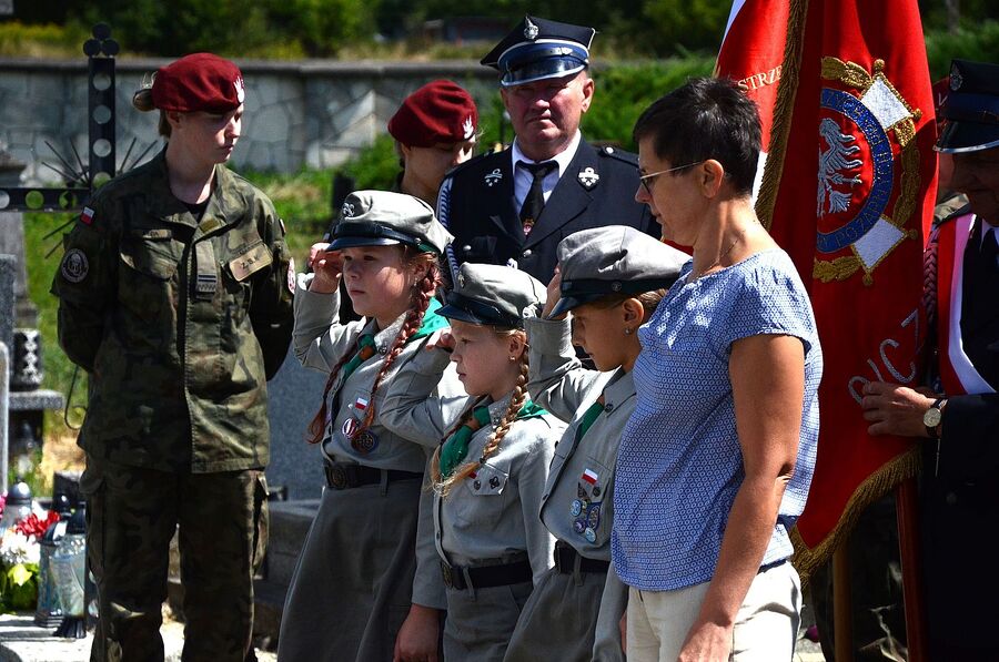 Uroczystości ku czci ofiary niemieckiej zbrodni w Danielniku. Fot. Janusz Ślęzak (IPN)