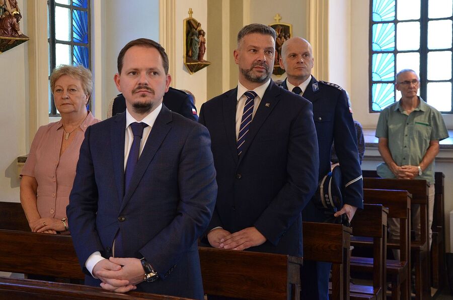 Krakowski IPN wyremontował groby powstańców warszawskich na cmentarzu Rakowickim. Fot. Janusz Ślęzak (IPN)