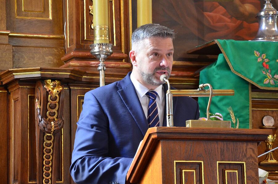 Krakowski IPN wyremontował groby powstańców warszawskich na cmentarzu Rakowickim. Fot. Janusz Ślęzak (IPN)