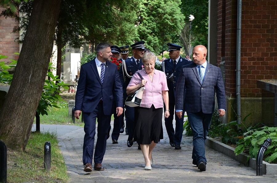 Krakowski IPN wyremontował groby powstańców warszawskich na cmentarzu Rakowickim. Fot. Janusz Ślęzak (IPN)