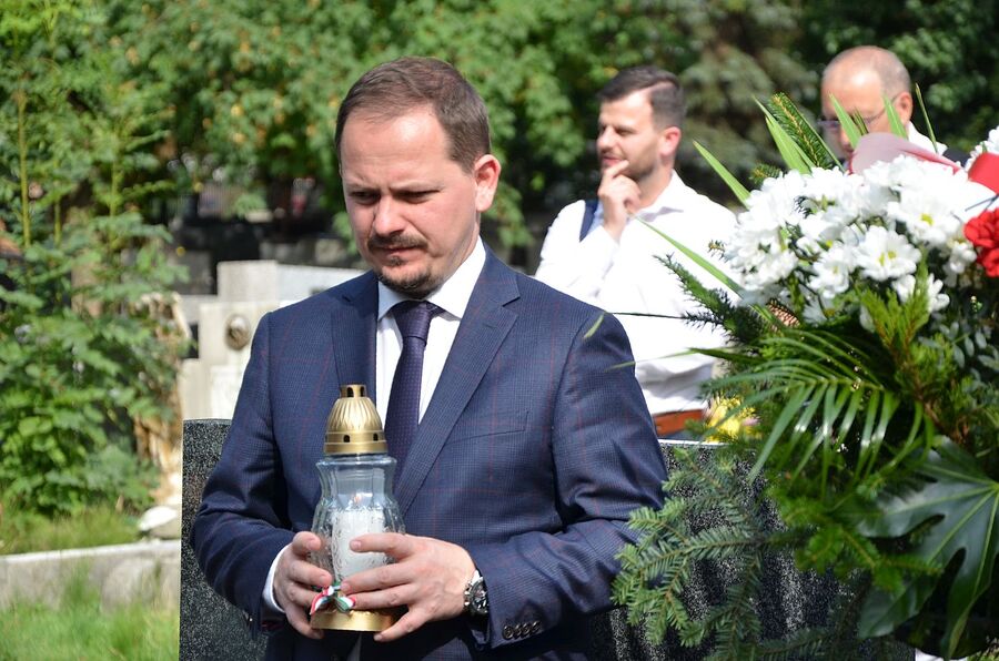 Krakowski IPN wyremontował groby powstańców warszawskich na cmentarzu Rakowickim. Fot. Janusz Ślęzak (IPN)