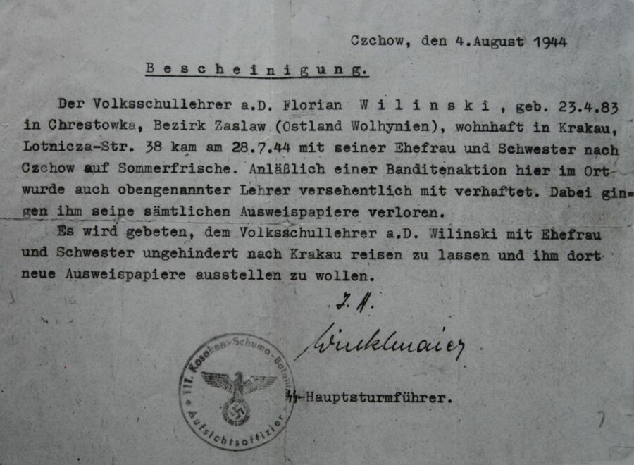 Zaświadczenie wydane jednemu z mieszkańców podczas akcji pacyfikacyjnej przez dowództwo batalionu. Fot. ze zbiorów IPN