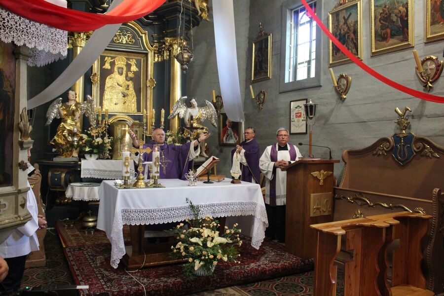 Uroczystości w Porębie Dzierżnej. Fot. Jakub Ryba (IPN)