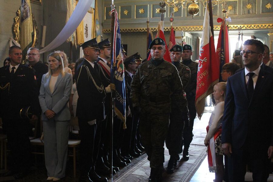 Uroczystości w Porębie Dzierżnej. Fot. Jakub Ryba (IPN)