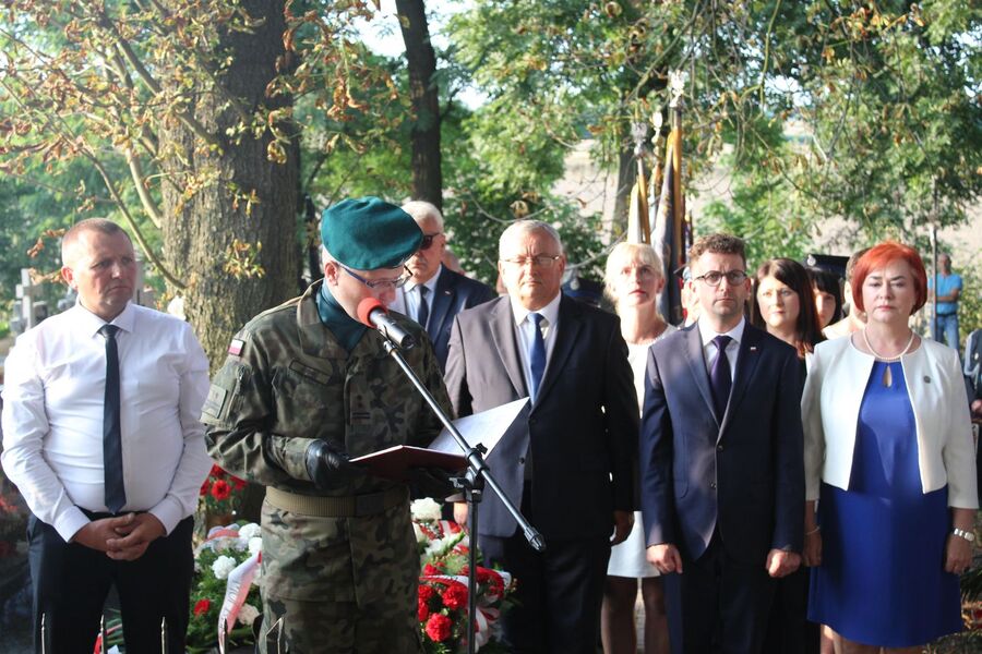 Uroczystości w Porębie Dzierżnej. Fot. Jakub Ryba (IPN)