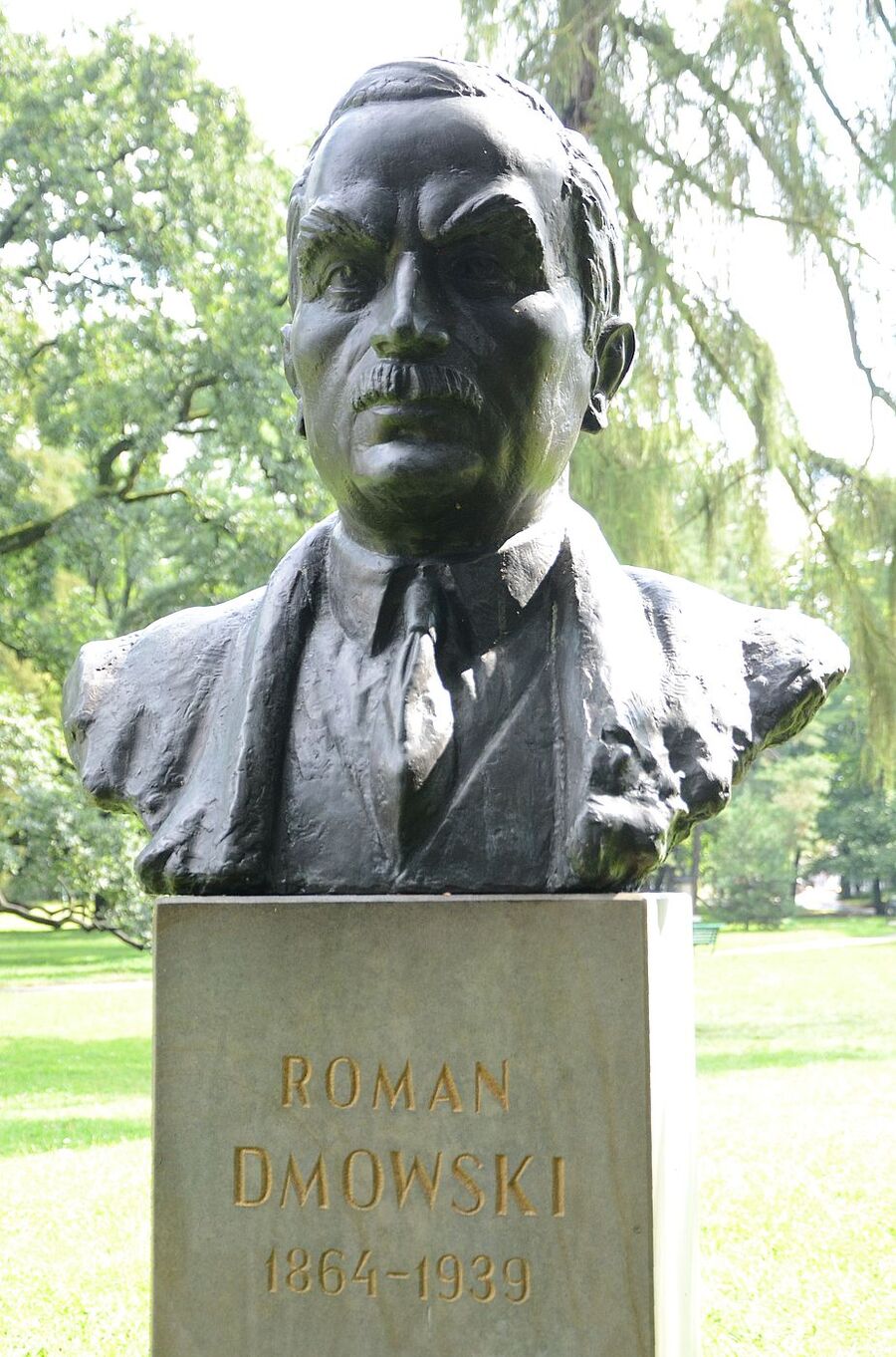 Popiersie Romana Dmowskiego w parku Jordana w Krakowie. Fot. Janusz Ślęzak (IPN)