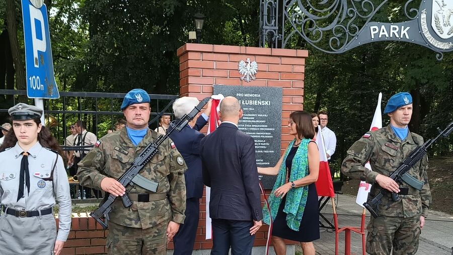 W Kazimierzy Wielkiej odsłonięto tablicę Leona Łubieńskiego. Fot. Wojciech Barański