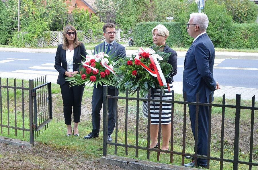 Uczciliśmy ofiary niemieckiej pacyfikacji wsi Zarzecze. Fot. Janusz Ślęzak (IPN)