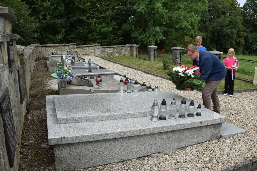 80. rocznica niemieckiej zbrodni w Skrzydlnej. Fot. Urząd Gminy Dobra