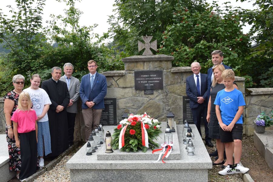 80. rocznica niemieckiej zbrodni w Skrzydlnej. Fot. Urząd Gminy Dobra