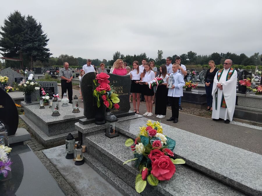 Znicz nagrobie Bronisława Drobka