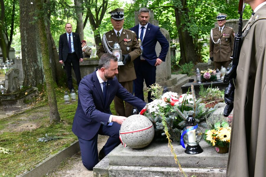 Akcja „Zapal znicz pamięci dla westerplatczyka” – Kraków. Fot. Żaneta Wierzgacz (IPN)