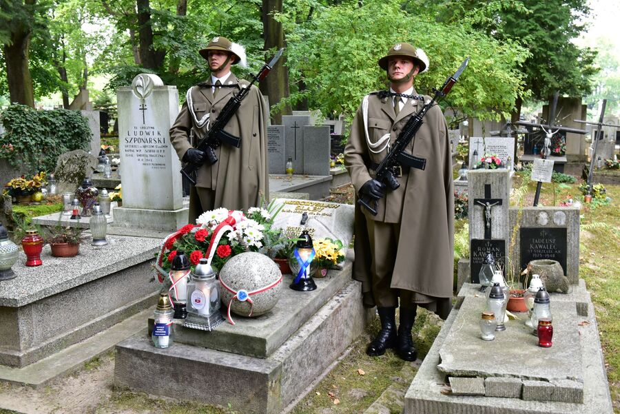 Akcja „Zapal znicz pamięci dla westerplatczyka” – Kraków. Fot. Żaneta Wierzgacz (IPN)