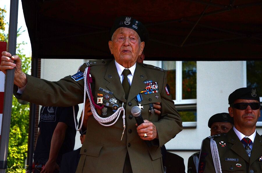 W Trzebini odsłonięto mural z sylwetką ppłk. Zbigniewa Rylskiego. Fot. Janusz Ślęzak (IPN)