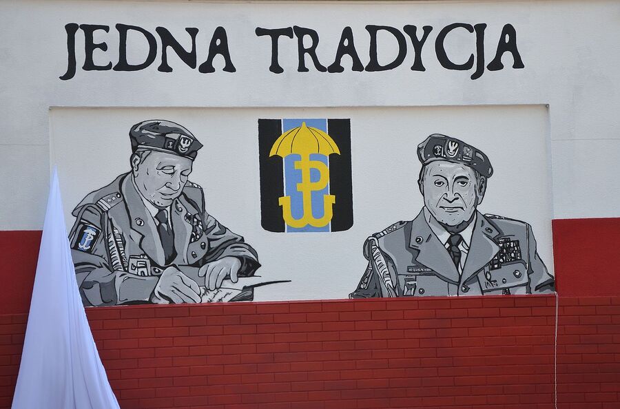 W Trzebini odsłonięto mural z sylwetką ppłk. Zbigniewa Rylskiego. Fot. Janusz Ślęzak (IPN)