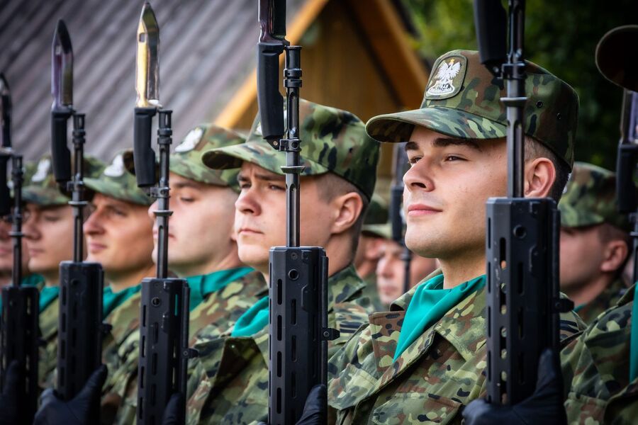 Uroczystość w hołdzie ks. Gurgaczowi i żołnierzom PPAN. Fot. Agnieszka Masłowska (IPN)