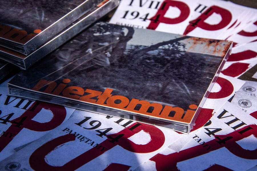 Uroczystość w hołdzie ks. Gurgaczowi i żołnierzom PPAN. Fot. Agnieszka Masłowska (IPN)