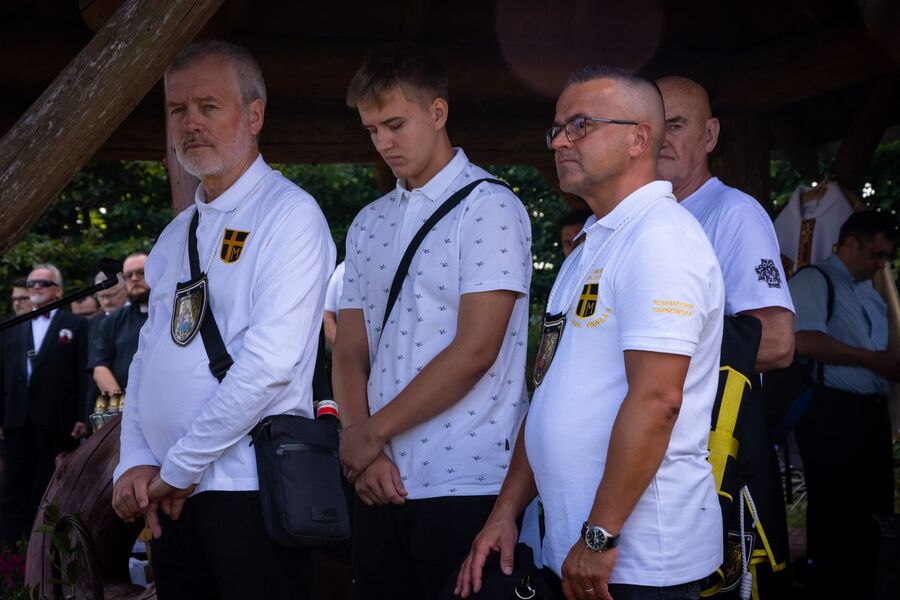 Uroczystość w hołdzie ks. Gurgaczowi i żołnierzom PPAN. Fot. Agnieszka Masłowska (IPN)