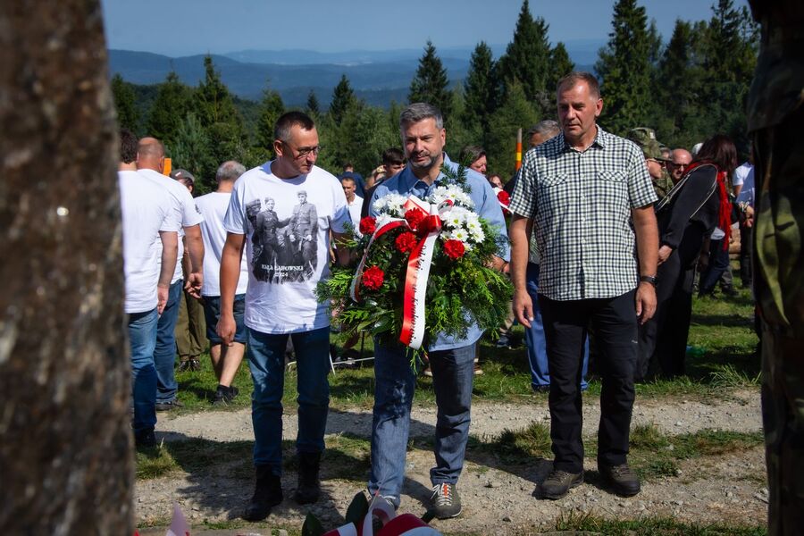 Uroczystość w hołdzie ks. Gurgaczowi i żołnierzom PPAN. Fot. Agnieszka Masłowska (IPN)