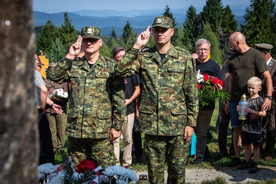 Uroczystość w hołdzie ks. Gurgaczowi i żołnierzom PPAN. Fot. Agnieszka Masłowska (IPN)