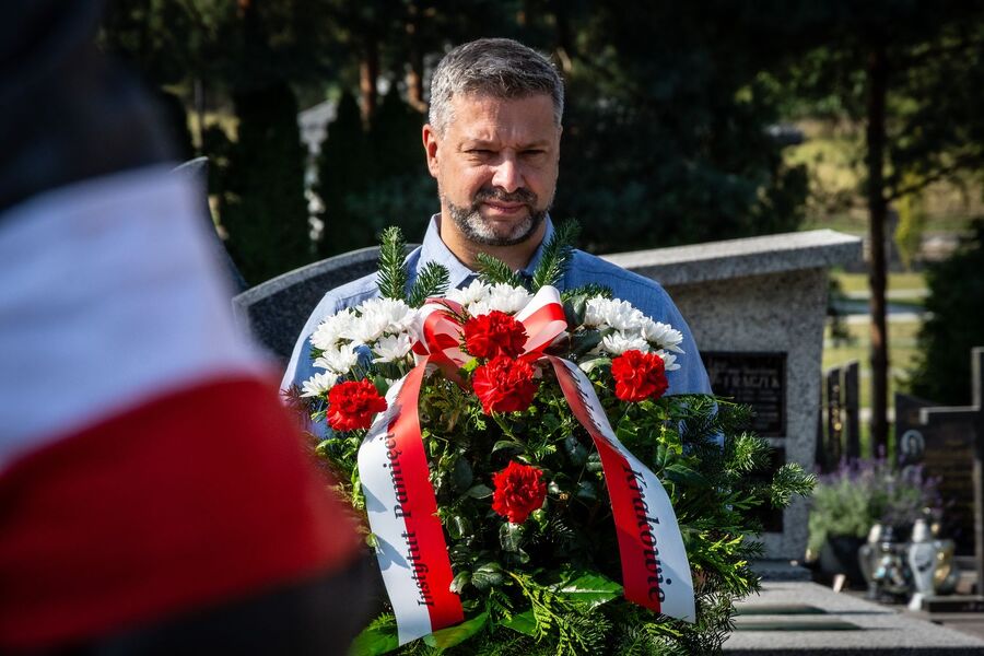Uroczystość w hołdzie ks. Gurgaczowi i żołnierzom PPAN. Fot. Agnieszka Masłowska (IPN)