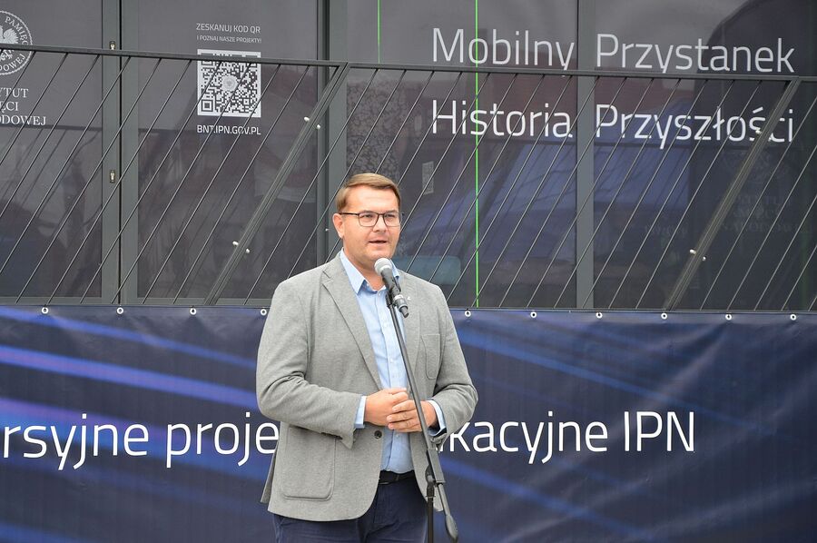 Mobilny Przystanek Historia Przyszłości w Myślenicach. Fot. Janusz Ślęzak (IPN)