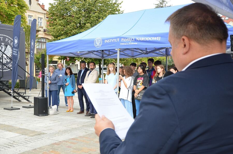 Mobilny Przystanek Historia Przyszłości w Myślenicach. Fot. Janusz Ślęzak (IPN)