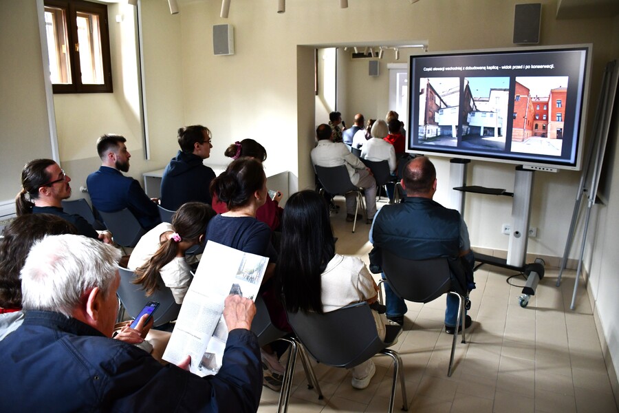 Zwiedzanie nowej siedziby Oddziału IPN w Krakowie. Fot. Filip Musiał (IPN)