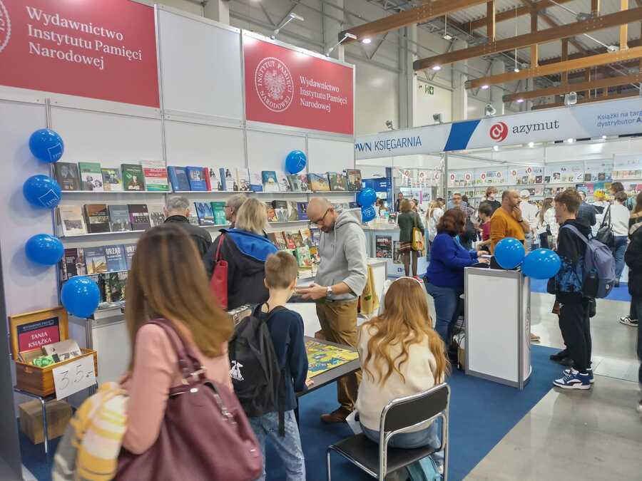 Wydawnictwo IPN na 27. Międzynarodowych Targach Książki w Krakowie. Fot. IPN