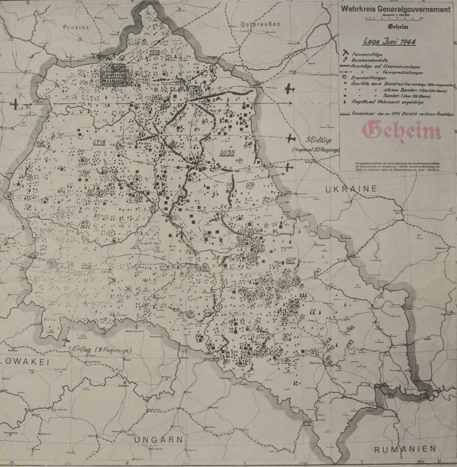 Sporządzona przez Niemców mapa aktywności podziemnej w całym GG w czerwcu 1944 r., na miesiąc przed uruchomieniem „Burzy” w Małopolsce. Fot. ze zbiorów Bundesarchiv
