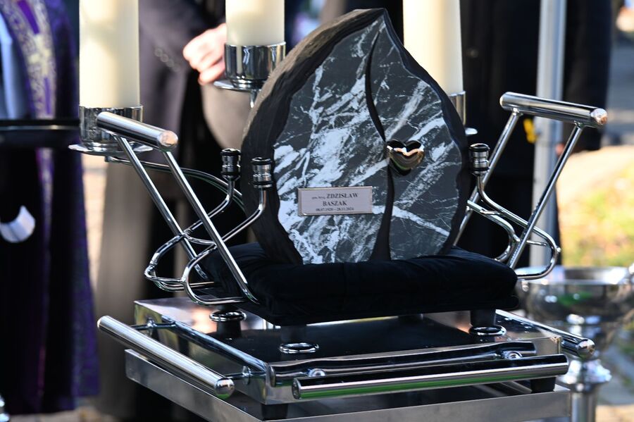 W Tarnowie pochowano gen. Zdzisława Baszaka. Fot. Janusz Ślęzak (IPN)