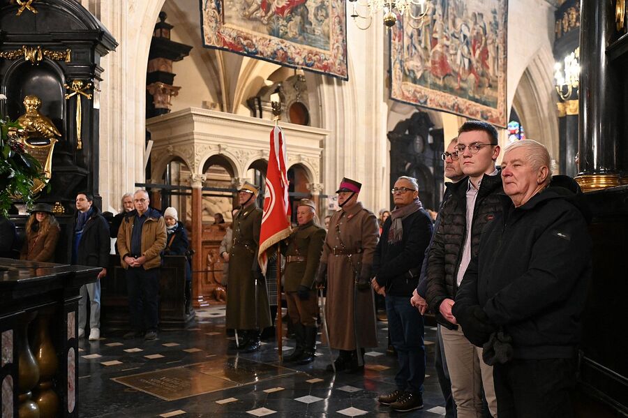 Uroczystości poświęcone marszałkom Piłsudskiemu i Rydzowi-Śmigłemu. Fot. Janusz Ślęzak (IPN)
