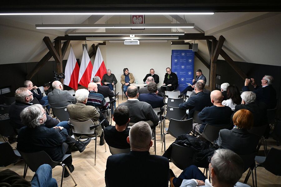 Kraków. Pokaz filmu oraz dyskusja o idei Krzyża Wolności i Solidarności. Fot. Janusz Ślęzak (IPN)